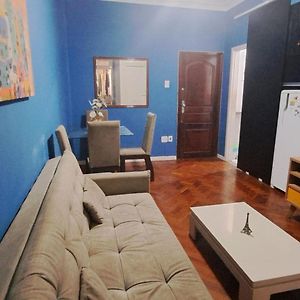 Pleno Centro De Copacabana - A 1 Quadra Da Praia